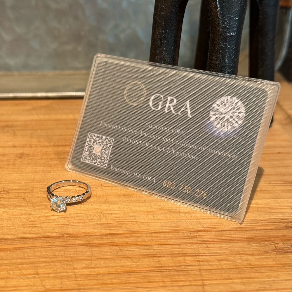 #231 Over 1 ctw Moissanite honeycomb design ring